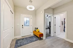 142 N Legacy Way, Sun Prairie, WI 53590 - Photo 3