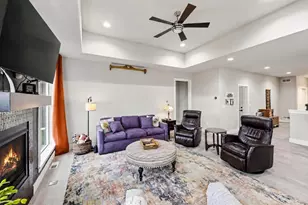142 N Legacy Way, Sun Prairie, WI 53590 - Photo 5