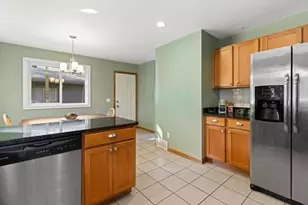 4946 Goldfinch Dr, Madison, WI 53714 - Photo 11