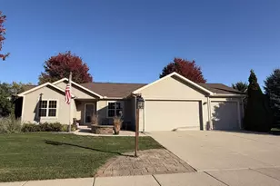 110 Grandview Ct, Columbus, WI 53925 - Photo 1
