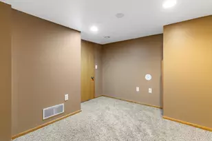 6317 Saturn Dr, Madison, WI 53718 - Photo 31