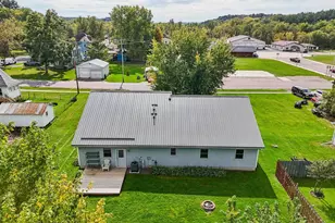 106 E North St, La Valle, WI 53941 - Photo 5