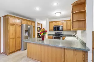 563 Clemens Ct, Portage, WI 53901 - Photo 7