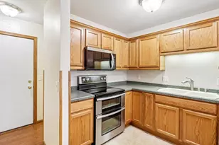 563 Clemens Ct, Portage, WI 53901 - Photo 9