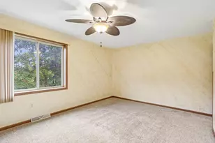 563 Clemens Ct, Portage, WI 53901 - Photo 29