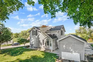 225 Hillside Ave, Stoughton, WI 53589 - Photo 35