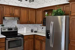 381 E 2nd St, Fond du Lac, WI 54935 - Photo 11