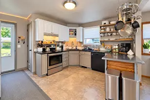 326 Seward St, Ripon, WI 54971 - Photo 5