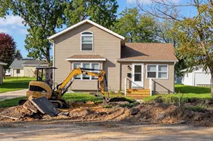 326 Seward St, Ripon, WI 54971 - Photo 3