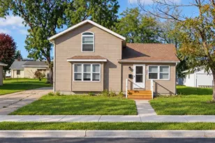 326 Seward St, Ripon, WI 54971 - Photo 1