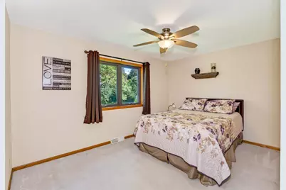 1828 Buckingham Road, Stoughton, WI 53589 - Photo 15