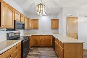 704 Riverview Ct, Jefferson, WI 53549 - Photo 11