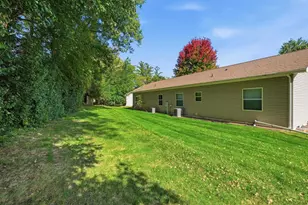 704 Riverview Ct, Jefferson, WI 53549 - Photo 31