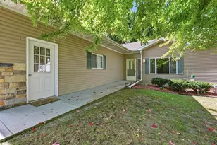 704 Riverview Ct, Jefferson, WI 53549 - Photo 3