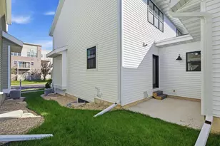2809 Crinkle Root Dr, Fitchburg, WI 53711 - Photo 35