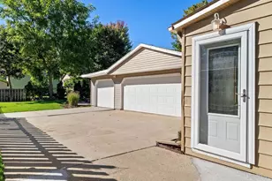 520 S 27th St, Sheboygan, WI 53081 - Photo 33