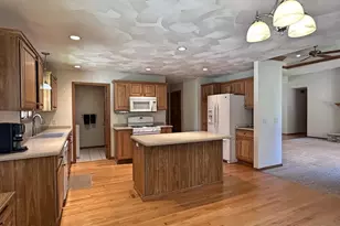 3511 Candlewood Dr, Janesville, WI 53546 - Photo 11