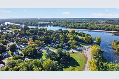 302 Bluffview Court, Portage, WI 53901 - Photo 15