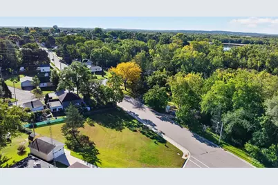 302 Bluffview Court, Portage, WI 53901 - Photo 21