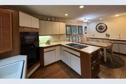 30 Shadowwood Court, Janesville, WI 53548 - Photo 17