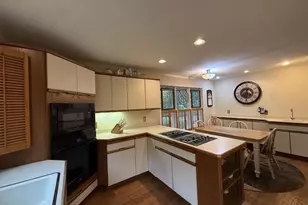 30 Shadowwood Ct, Janesville, WI 53548 - Photo 17