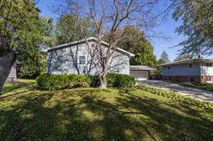 908 Roby Rd, Stoughton, WI 53589 - Photo 3