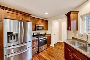 1462 Smithfield Dr, Sun Prairie, WI 53590 - Photo 15