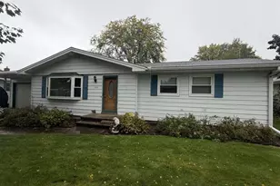 506 Lake St, Beaver Dam, WI 53916 - Photo 3