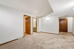 6 Buhler Ct, Madison, WI 53704 - Photo 27