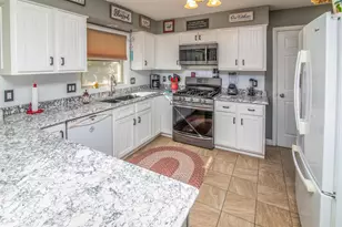532 Santa Maria Dr, Arlington, WI 53911 - Photo 9