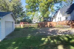714 8th St, Baraboo, WI 53913 - Photo 3