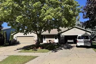 732 Meadow Park Dr, Clinton, WI 53525 - Photo 1