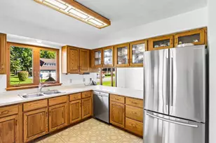 100 Wildwood Dr, Columbus, WI 53925 - Photo 7