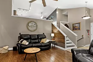 535 Goldenrod Cir, Verona, WI 53593 - Photo 5