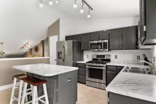 535 Goldenrod Cir, Verona, WI 53593 - Photo 7