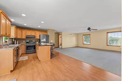 517 Vine Street, Baraboo, WI 53913 - Photo 3