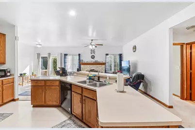 N6244 Jefferson Road, Johnson Creek, WI 53038 - Photo 11