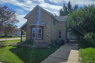 402 W Carroll St, Portage, WI 53901 - Photo 25