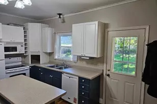 402 W Carroll St, Portage, WI 53901 - Photo 15