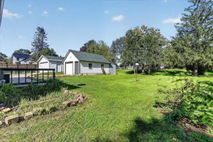 924 W Fulton St, Edgerton, WI 53534 - Photo 25