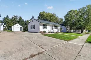 924 W Fulton St, Edgerton, WI 53534 - Photo 19