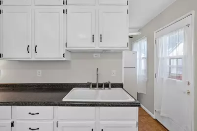 924 W Fulton Street, Edgerton, WI 53534 - Photo 7