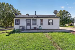 924 W Fulton St, Edgerton, WI 53534 - Photo 23