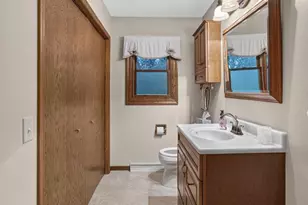 5800 Tall Oaks Rd, Fitchburg, WI 53711 - Photo 11