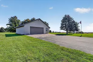 5541 W County A Rd, Janesville, WI 53548 - Photo 5