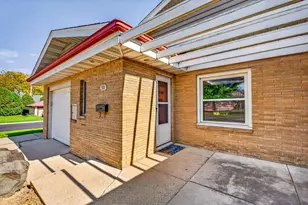 301 S Franklin St, Verona, WI 53593 - Photo 3