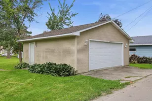 1040 Tolman St, Lake Geneva, WI 53147 - Photo 39