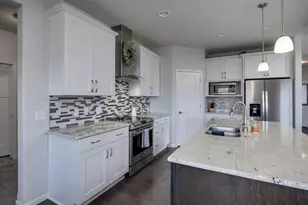 421 Colt Dr, Belleville, WI 53508 - Photo 5