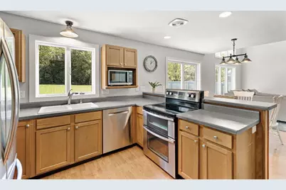 3137 Bradbury Road, Madison, WI 53719 - Photo 9