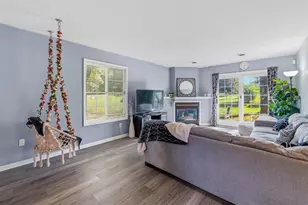 18725 Brookfield Dr, Brookfield, WI 53045 - Photo 5